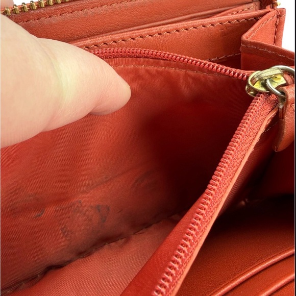 Coach. Orange Leather Wallet - Picture 7 of 7